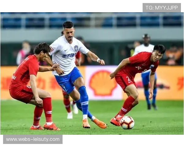 托马斯与科利尔半决赛G3相撞伤退，双方球员齐聚致意